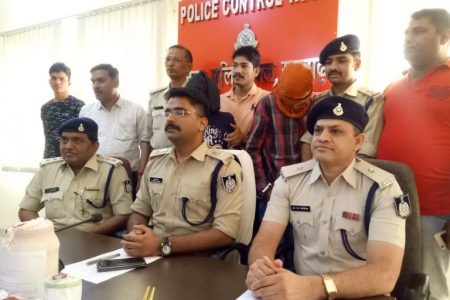 बस में लाई जा रही थी सवा करोड़ की ब्राउन शुगर