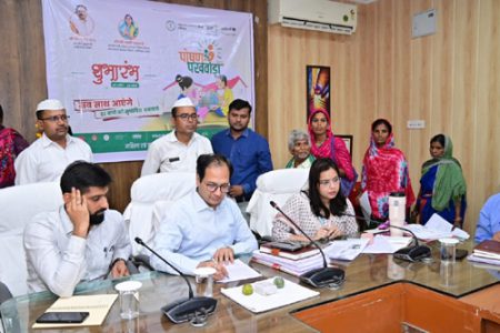 कलेक्टर ने गंभीरतापूर्वक जनसामान्य की सुनी शिकायत एवं समस्याएं